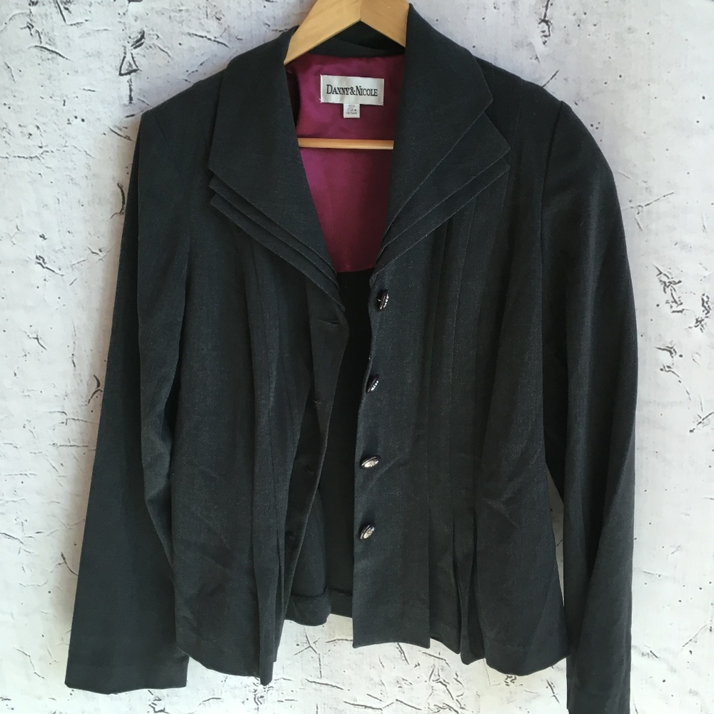DANNY AND NICOLE GREY JACKET 14P